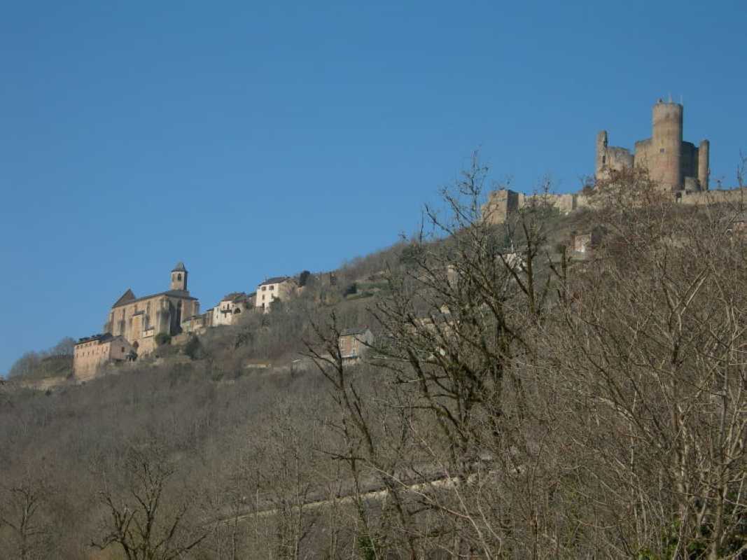 3 Najac chateau et eglise